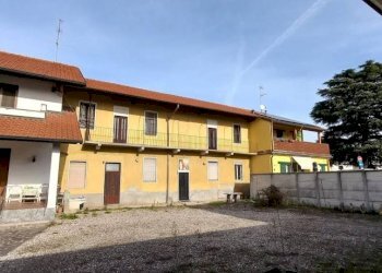 Facciata - Casa indipendente via Luigi Einaudi, Casorezzo - foto 11