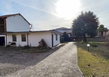 Giardino - Casa indipendente via Luigi Einaudi, Casorezzo - foto 13