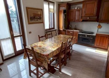 Cucina - Casa indipendente via Luigi Einaudi, Casorezzo - foto 20