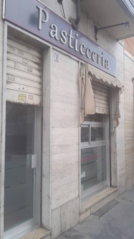 Facciata - Shop via Nicomede Bianchi, 66, Torino - photo 3