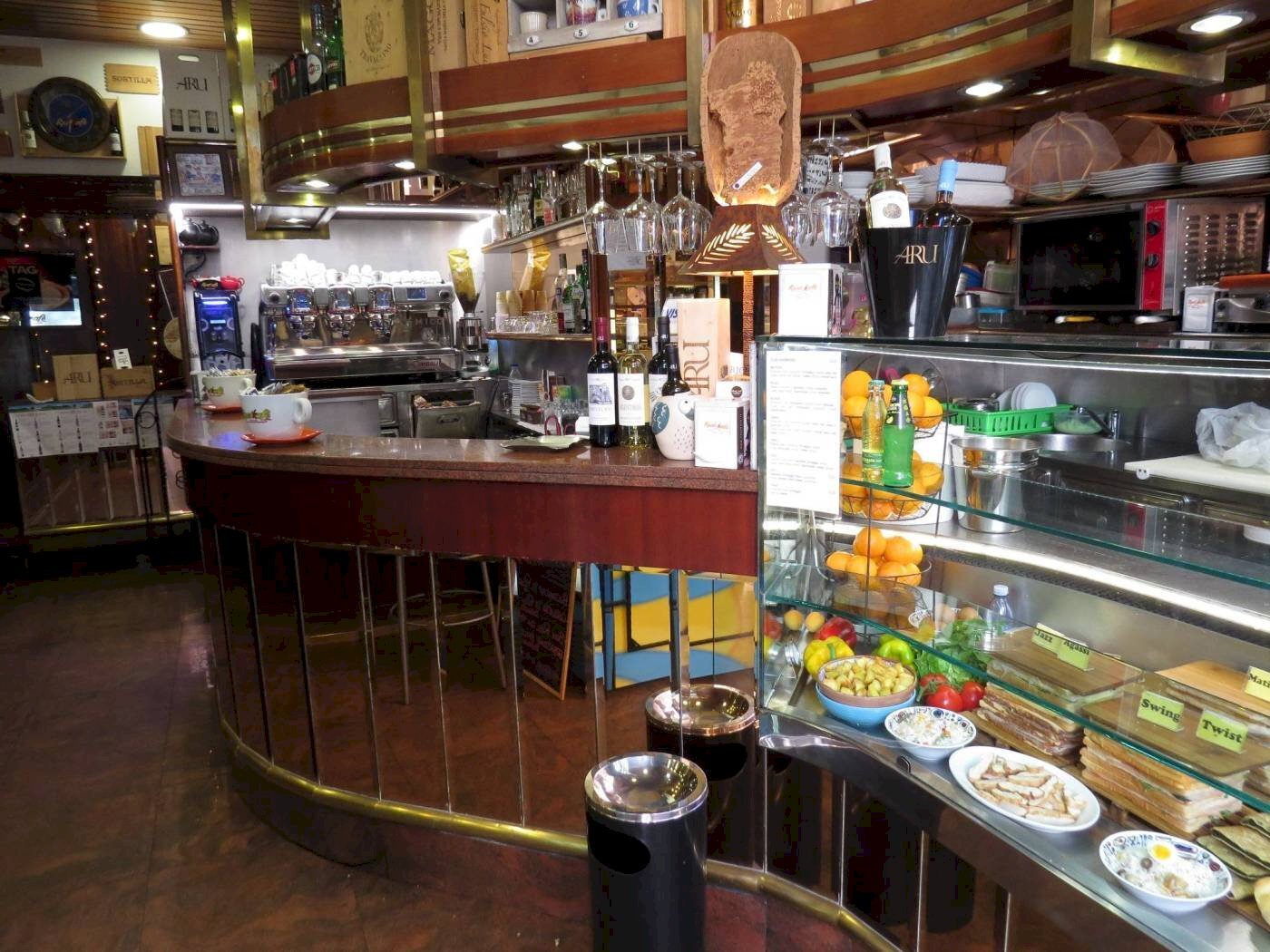 Locale Commerciale Via Ceccardo Roccatagliata Ceccardi 25r, Genova - foto 2