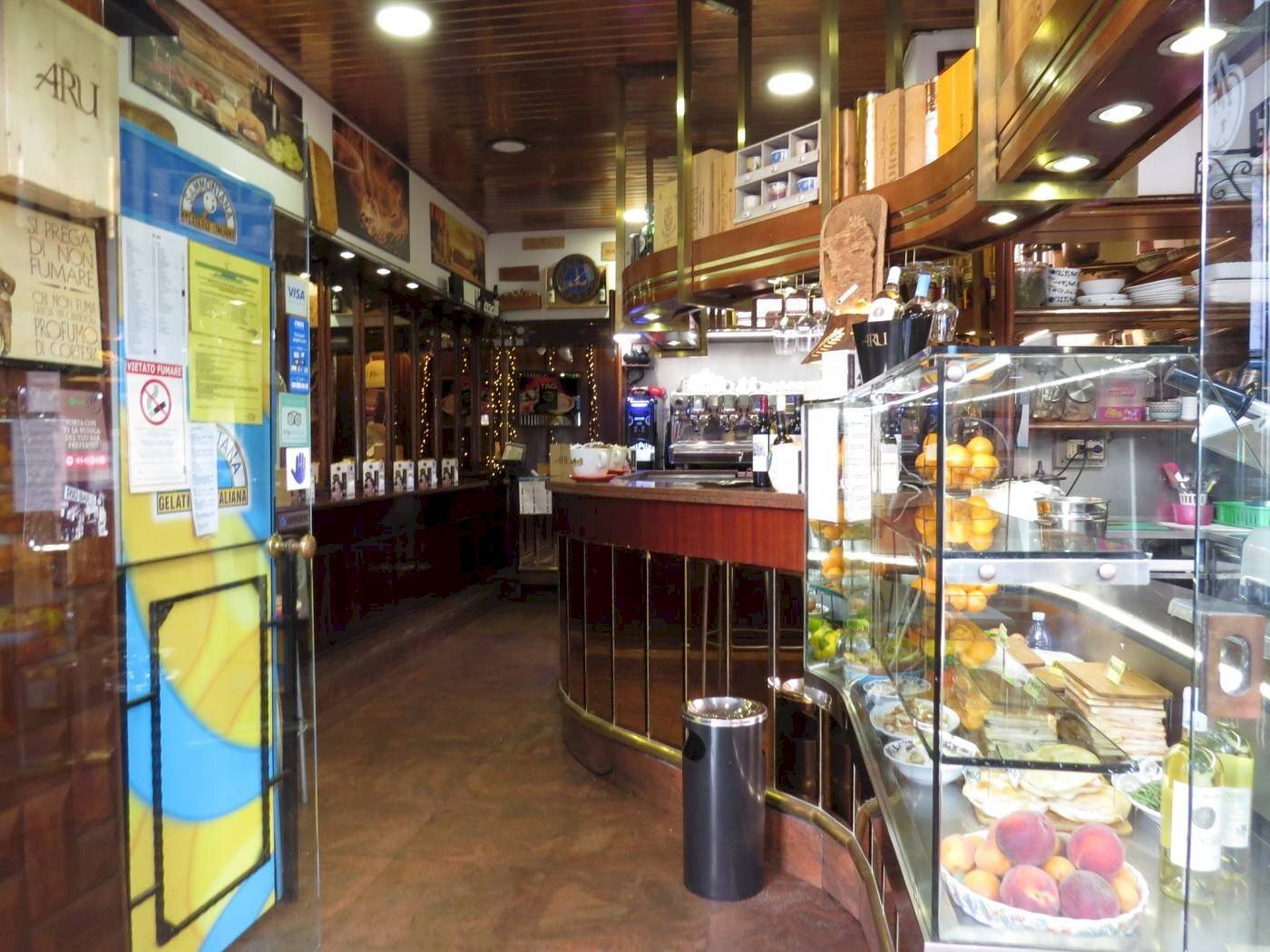 Locale Commerciale Via Ceccardo Roccatagliata Ceccardi 25r, Genova - foto 3