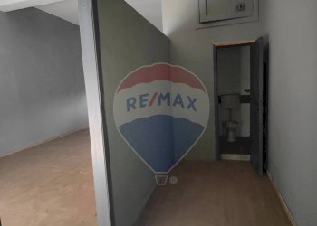 Locale Commerciale via Francesco Petrarca, Casoria - foto 6