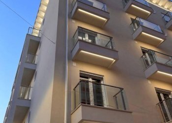 Facciata - Trilocale via Bari, 24, Giovinazzo - foto 1