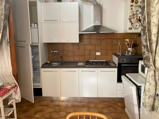 Cucina - Three-room apartment via Firenze, Massa - photo 1