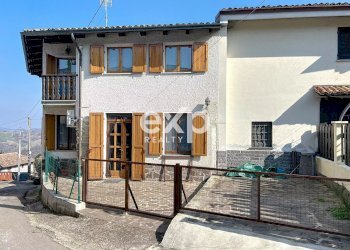 Casa indipendente Frazione Bregne Superiore, Montesegale - foto 1