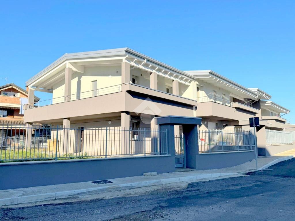 Villa a Schiera Via Adige, Cesate - foto 1