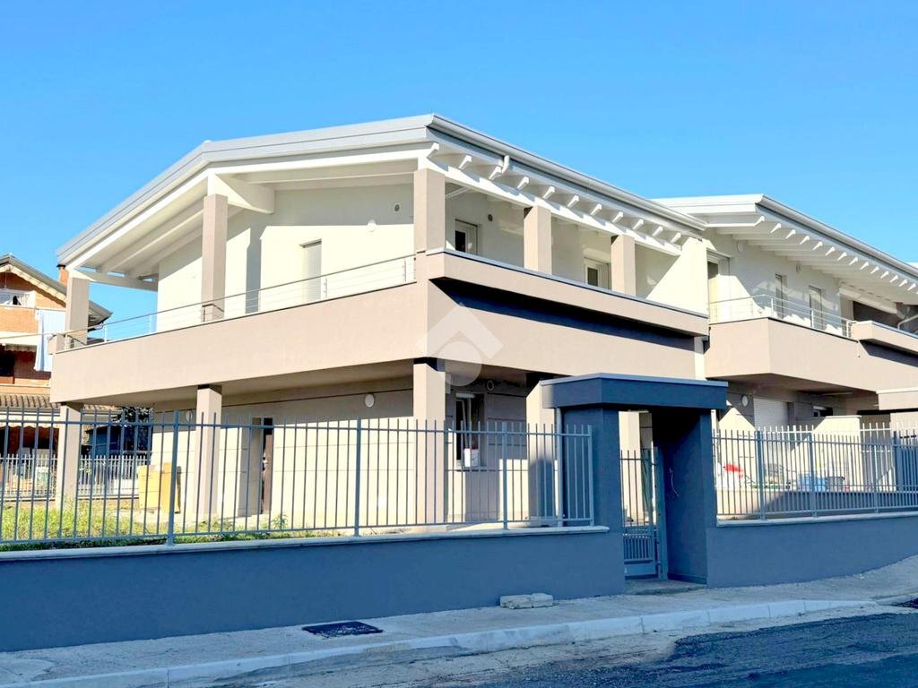 Villa a Schiera Via Adige, Cesate - foto 2