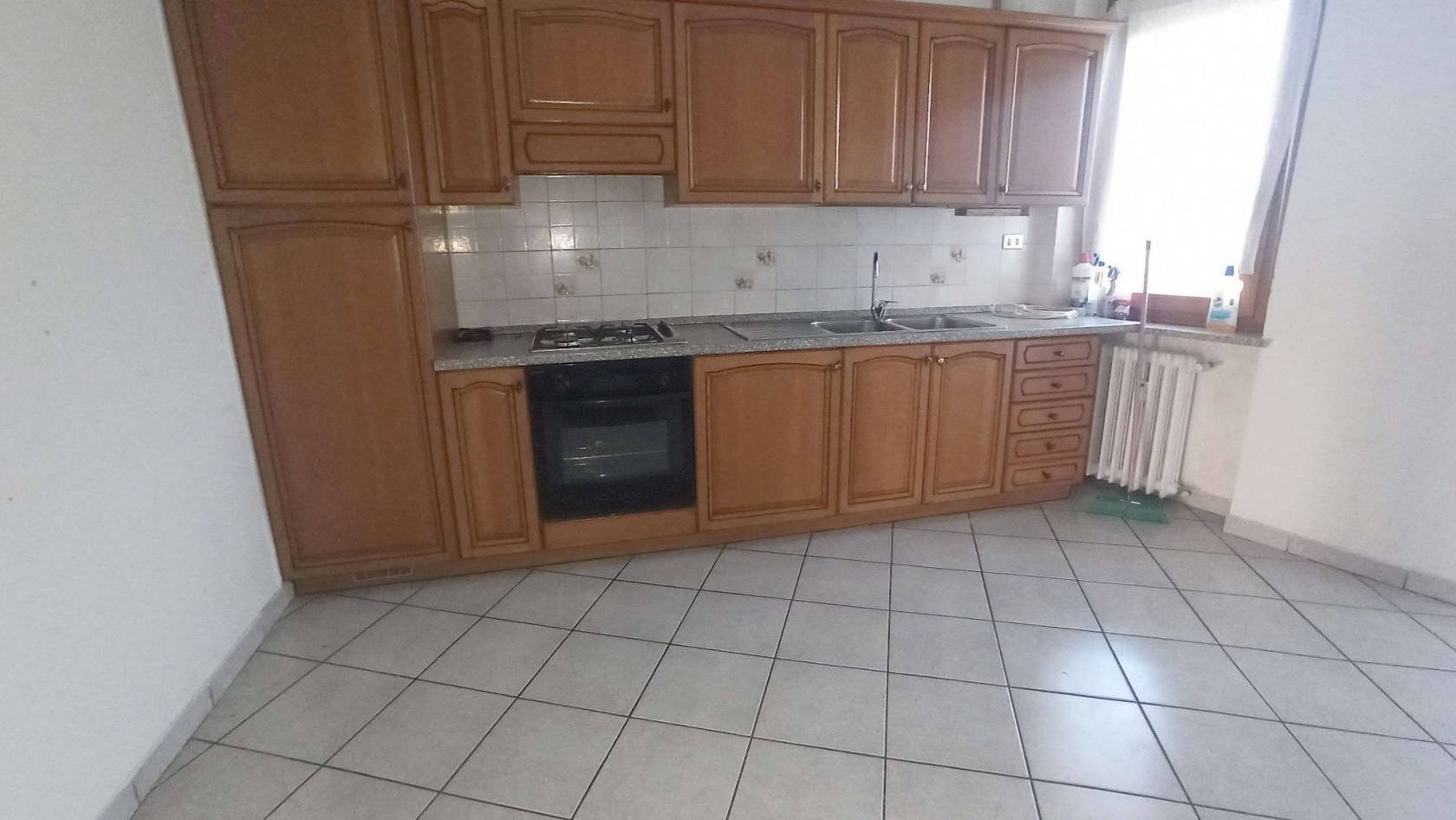 Trilocale Piazza Generale Giuseppe Perotti 9, Carrù - foto 2