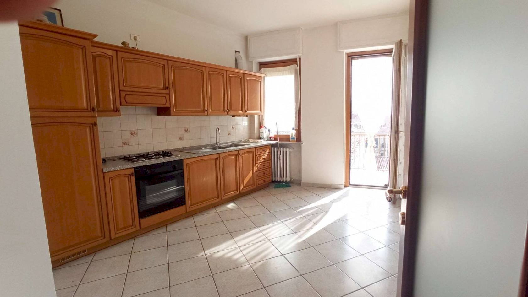 Trilocale Piazza Generale Giuseppe Perotti 9, Carrù - foto 1