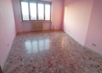 Trilocale Piazza Generale Giuseppe Perotti 9, Carrù - foto 5