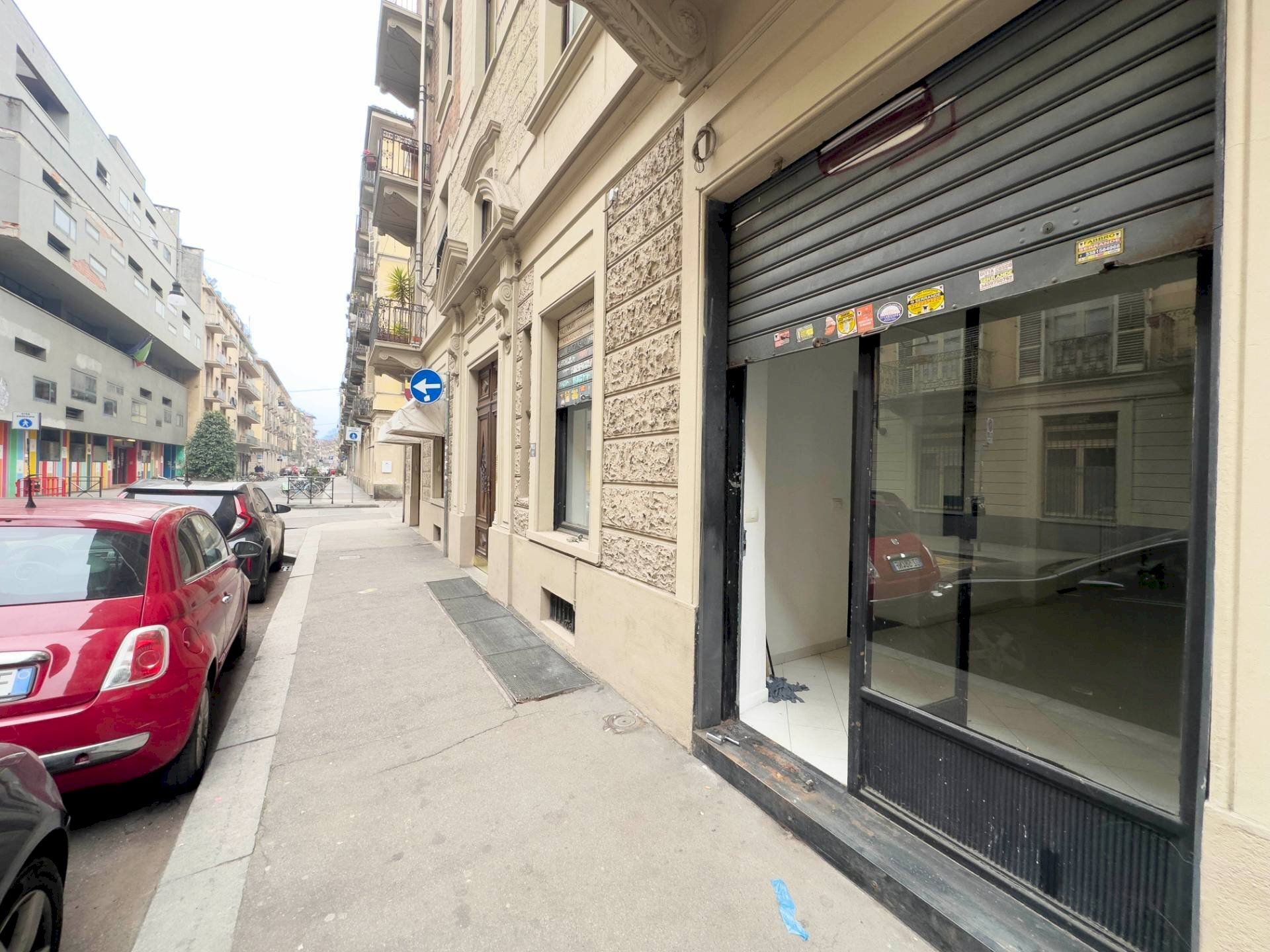 Shop Via Principe Tommaso, Torino (neighborhood San Salvario) - photo 2