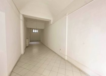 Shop Via Principe Tommaso, Torino (neighborhood San Salvario) - photo 5