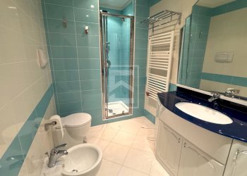 Three-room apartment via G D' Annunzio, Toscolano-Maderno - photo 8