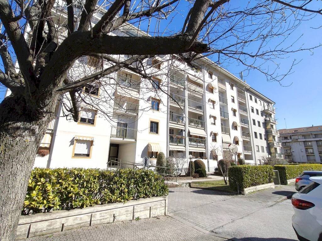 Facciata - Quadrilocale via Cesare Vinaj, Cuneo (zona Donatello) - foto 1