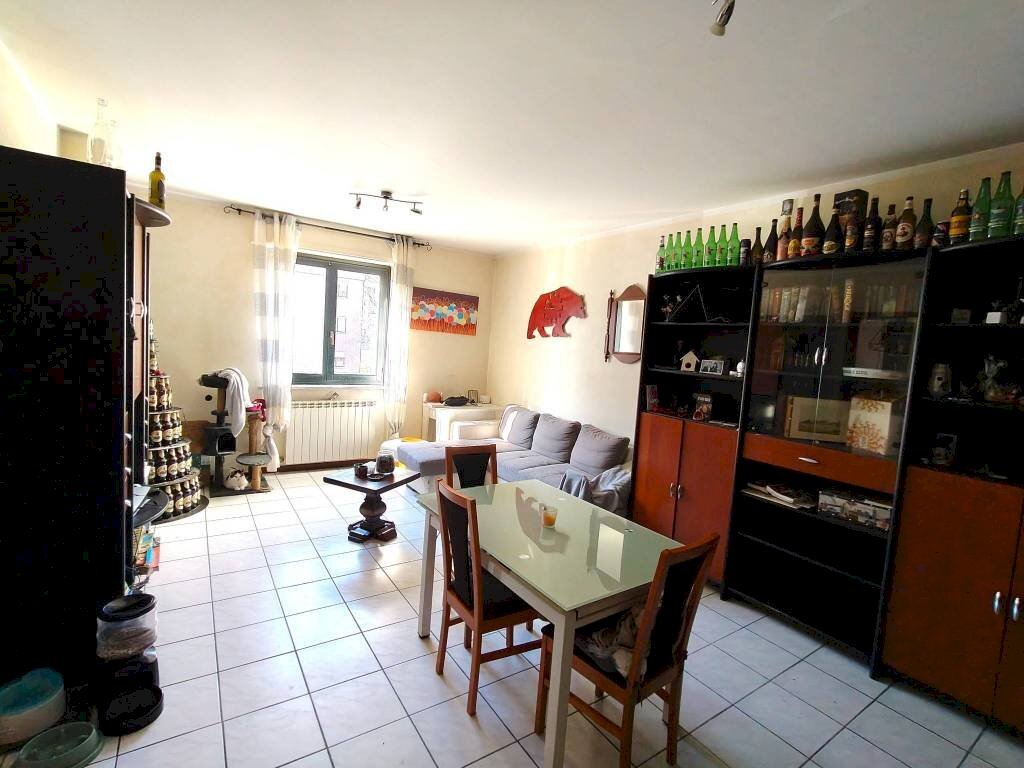 Salone - Quadrilocale via Cesare Vinaj, Cuneo (zona Donatello) - foto 2