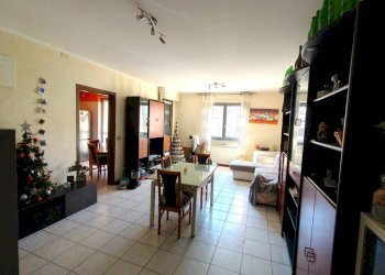 Salone - Quadrilocale via Cesare Vinaj, Cuneo (zona Donatello) - foto 3