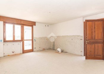 Trilocale Via Torino, San Francesco al Campo - foto 7