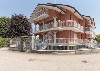 Quadrilocale Via Torino, San Francesco al Campo - foto 1