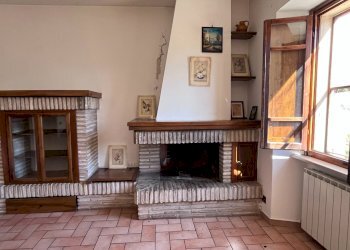 Trilocale Sellano - foto 1