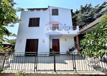 Single Family Villa Valderice - photo 1