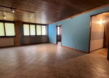 Stanza non arredata - Negozio via Monfol, 14, Sauze d'Oulx - foto 1