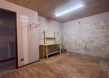 Stanza non arredata - Negozio via Monfol, 14, Sauze d'Oulx - foto 16