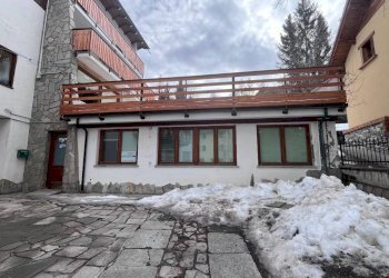 Facciata - Negozio via Monfol, 14, Sauze d'Oulx - foto 23