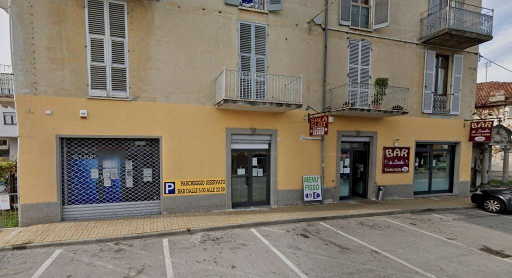 Facciata - Negozio via Torino, 47, Mondovì - foto 1