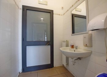 Bagno - Negozio via Torino, 47, Mondovì - foto 10