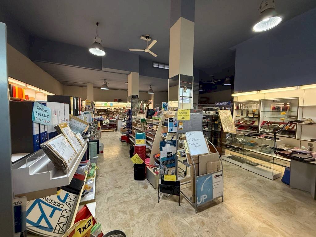 Interno non residenziale - Shop viale Giuseppe Garibaldi, 41, Carmagnola - photo 2