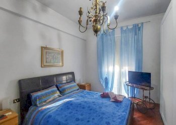 Camera da letto - Bilocale via Carlo Orgiero, Genova (zona Sampierdarena) - foto 19