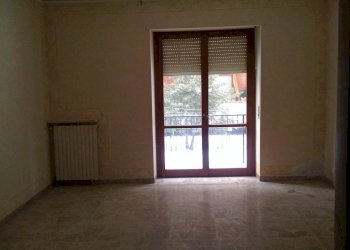 Stanza non arredata - Quadrilocale Alessandria - foto 5