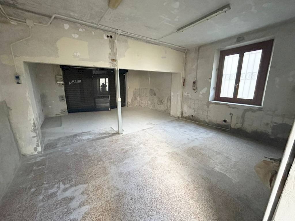 Box auto - Shop via Achille Porraneo, Arsago Seprio - photo 1