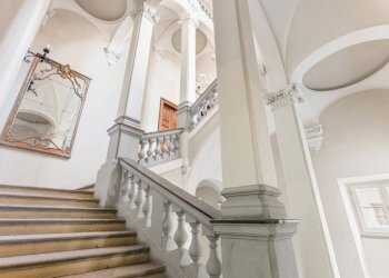 Interno palazzo - Quadrilocale piazza Savoia, 7, Torino (zona Centro) - foto 15