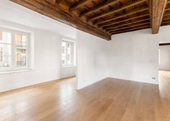 Stanza non arredata - Quadrilocale piazza Savoia, 7, Torino (zona Centro) - foto 2