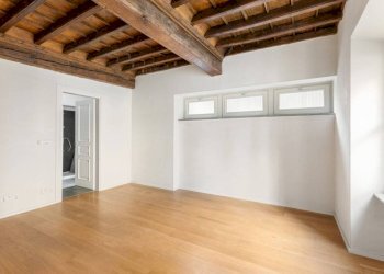 Stanza non arredata - Quadrilocale piazza Savoia, 7, Torino (zona Centro) - foto 3