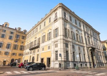 Facciata - Quadrilocale piazza Savoia, 7, Torino (zona Centro) - foto 9