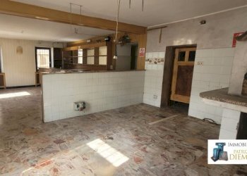 Locale Commerciale Reg. Le Crou, Aosta - foto 8