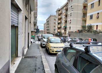 Magazzino via Taggia, Genova (zona Prà) - foto 2