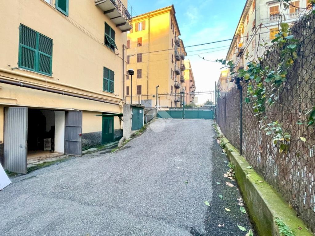 Box Via Giovanni Tommaso Invrea, Genova (neighborhood Foce) - photo 2