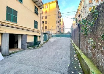 Box Via Giovanni Tommaso Invrea, Genova (neighborhood Foce) - photo 2