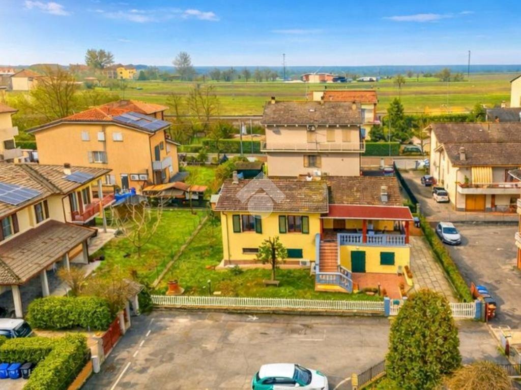 Villa Villa indipendente poss. bilocale pt. Via del donatore di sangue, Torrile (zona Paradigna) - foto 2