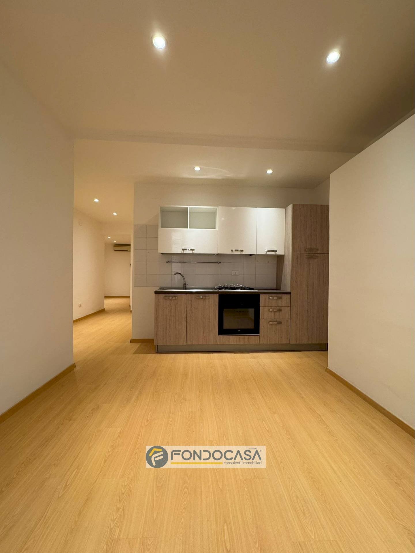 Trilocale VIA PIETRO GIURIA, Savona (zona Centro storico) - foto 1