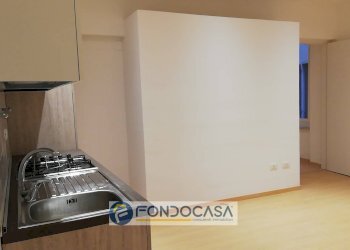 Trilocale VIA PIETRO GIURIA, Savona (zona Centro storico) - foto 2