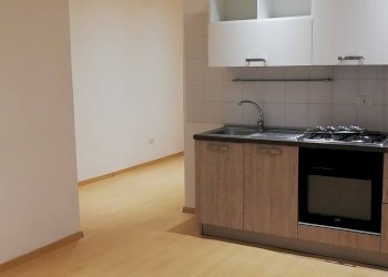 Trilocale VIA PIETRO GIURIA, Savona (zona Centro storico) - foto 5