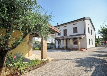 Villa via longarone, Udine (zona Cussignacco) - foto 1