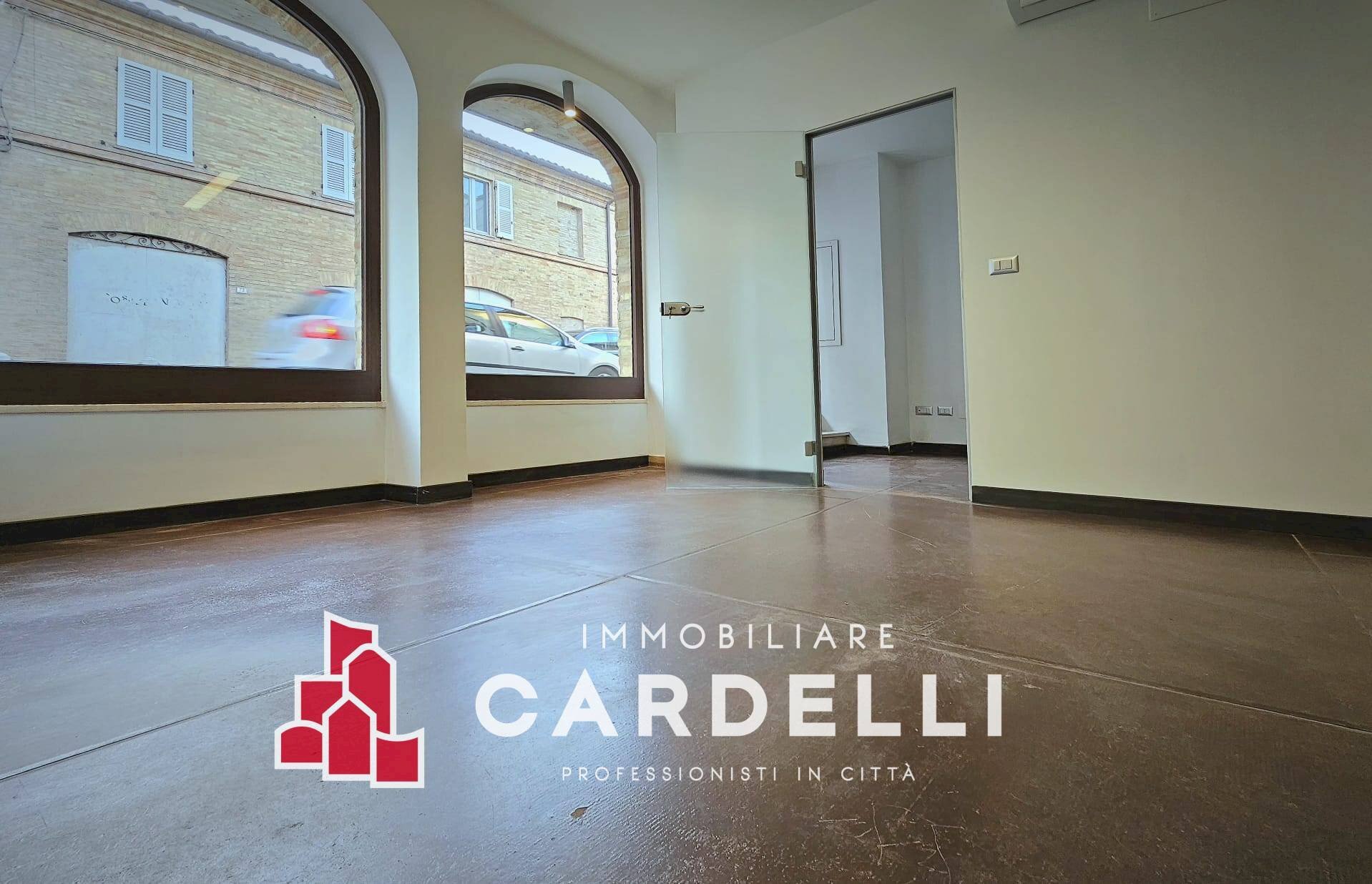 Locale Commerciale c.so garibaldi, Porto San Giorgio - foto 1