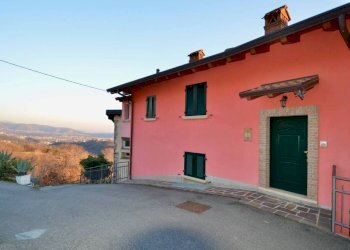 Facciata - Villa via Alcide De Gasperi, Almenno San Bartolomeo - foto 2