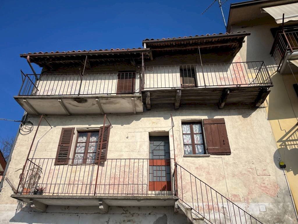 Facciata - Casa indipendente via Giovanni Battista Beccaria, Mondovì - foto 1